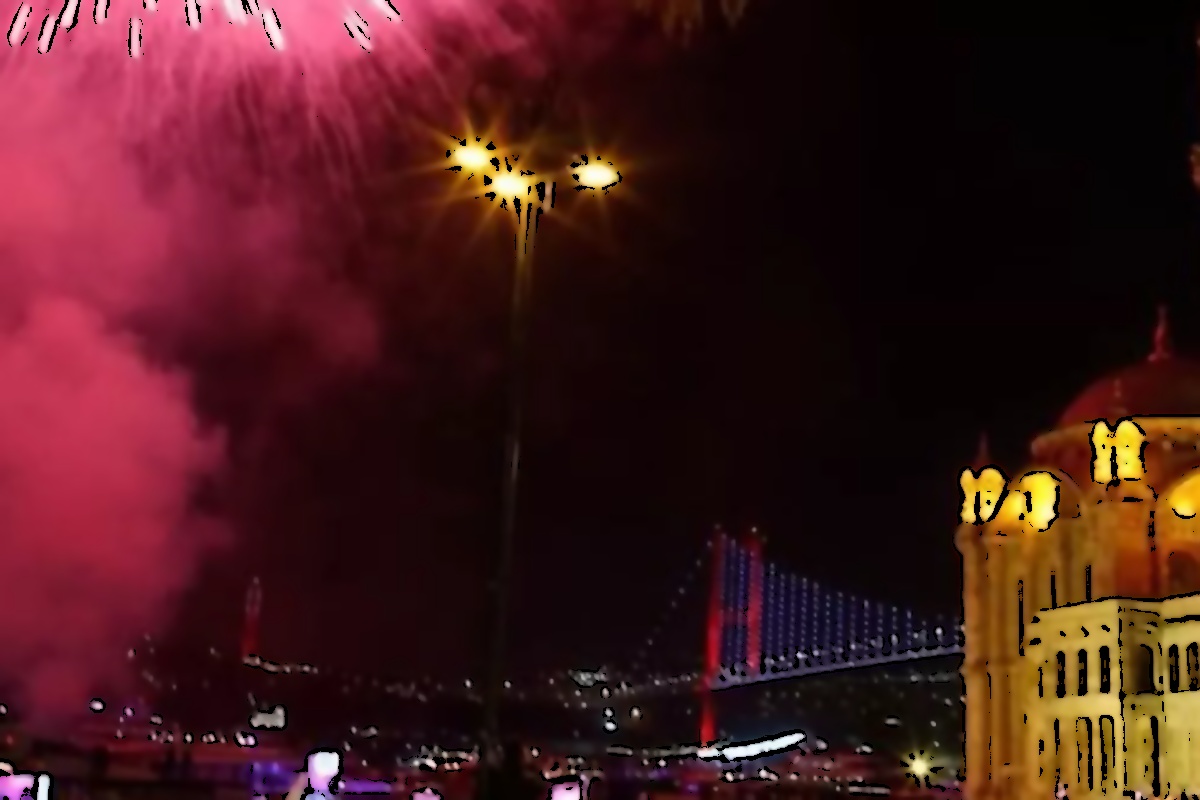 İstanbul'da 2024 Yılına Havai Fişeklerle Giriş